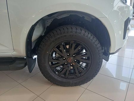2026-Isuzu-D-Max-19-DDI-HR-X-Rider-Auto-Double-Cab_6