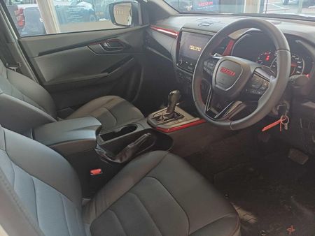 2026-Isuzu-D-Max-19-DDI-HR-X-Rider-Auto-Double-Cab_7