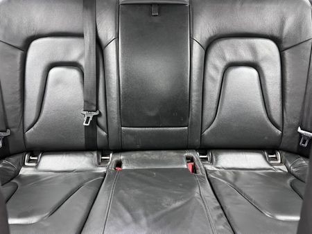 2010-Audi-A4-18-T-Attraction_11