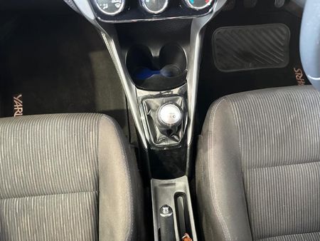 2018-Toyota-Yaris-15-XS-5-dr_12