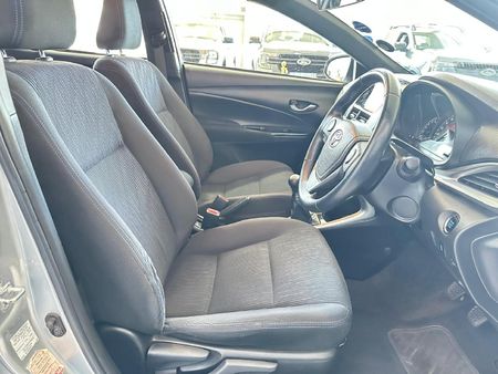 2018-Toyota-Yaris-15-XS-5-dr_14