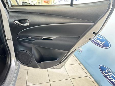 2018-Toyota-Yaris-15-XS-5-dr_15
