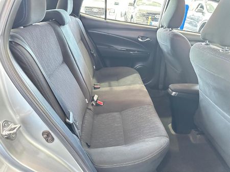 2018-Toyota-Yaris-15-XS-5-dr_18