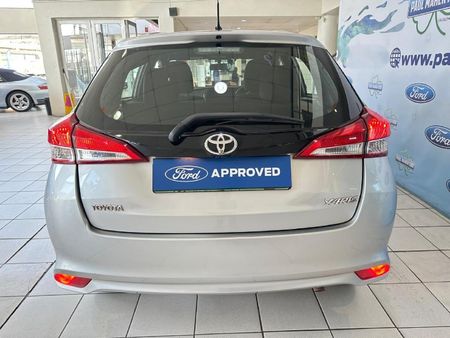 2018-Toyota-Yaris-15-XS-5-dr_5