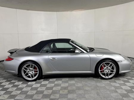 2010-Porsche-911-Carrera-4S-Cabriolet-Auto_11