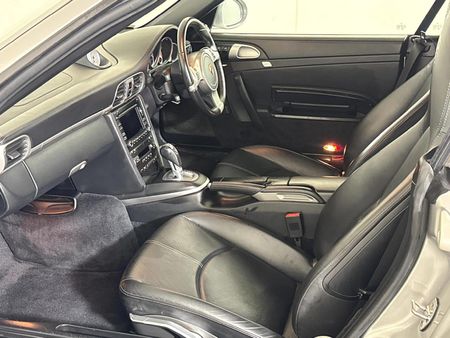 2010-Porsche-911-Carrera-4S-Cabriolet-Auto_6