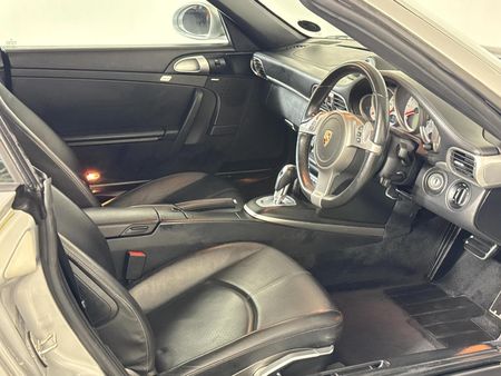 2010-Porsche-911-Carrera-4S-Cabriolet-Auto_7