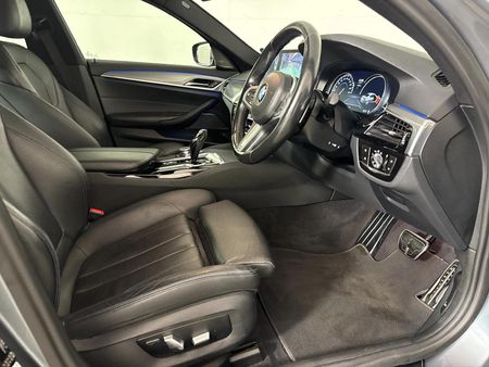 2017-BMW-5-Series-530i-M-Sport-Auto_9