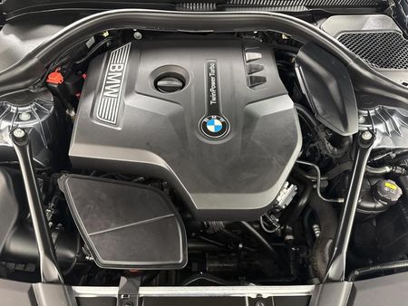 2017-BMW-5-Series-530i-M-Sport-Auto_13