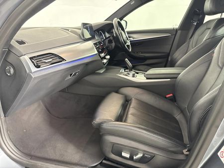 2017-BMW-5-Series-530i-M-Sport-Auto_8
