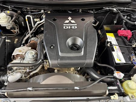 2018-Mitsubishi-Pajero-Sport-24D-4x4-Auto_11