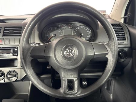 2015-Volkswagen-Polo-Vivo-GP-14-Trendline-Auto-5-dr_11