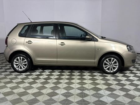 2015-Volkswagen-Polo-Vivo-GP-14-Trendline-Auto-5-dr_16