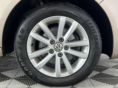 2015-Volkswagen-Polo-Vivo-GP-14-Trendline-Auto-5-dr_5