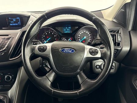 2013-Ford-Kuga-16-EcoBoost-Ambiente_12