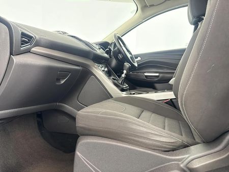 2013-Ford-Kuga-16-EcoBoost-Ambiente_8