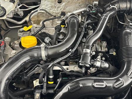 2016-Renault-Sandero-900T-Expression_11