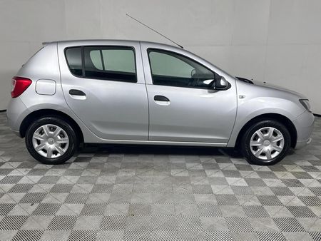 2016-Renault-Sandero-900T-Expression_15