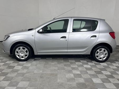 2016-Renault-Sandero-900T-Expression_17