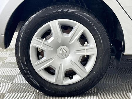 2016-Renault-Sandero-900T-Expression_7