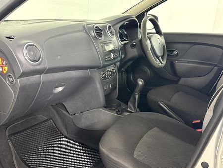 2016-Renault-Sandero-900T-Expression_8