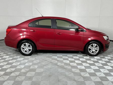 2013-Chevrolet-Sonic-14-LS_15