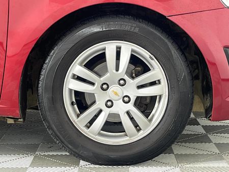 2013-Chevrolet-Sonic-14-LS_5