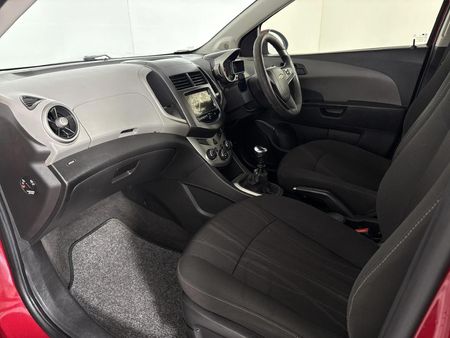 2013-Chevrolet-Sonic-14-LS_8