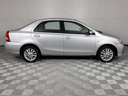 2018-Toyota-Etios-15-XS_15