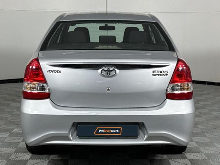 2018-Toyota-Etios-15-XS_16
