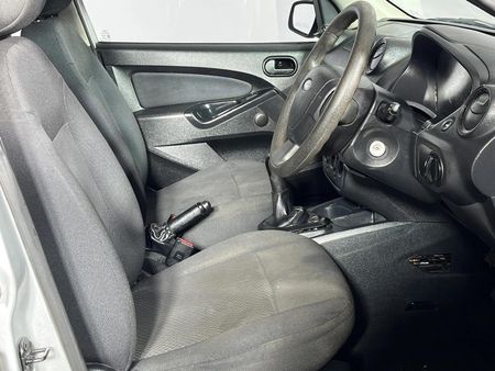2015-Ford-Figo-14-TDCi-Ambiente_9