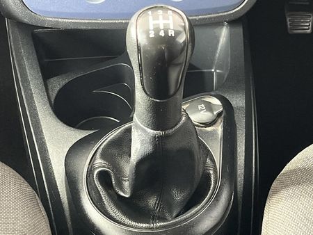 2015-Ford-Figo-14-TDCi-Ambiente_10