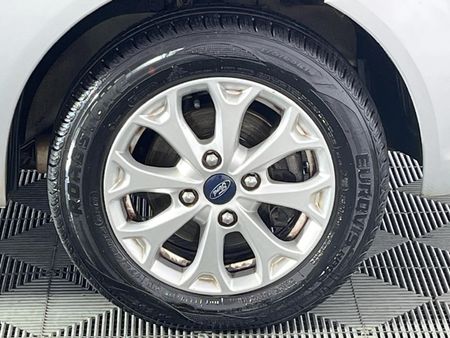2015-Ford-Figo-14-TDCi-Ambiente_5