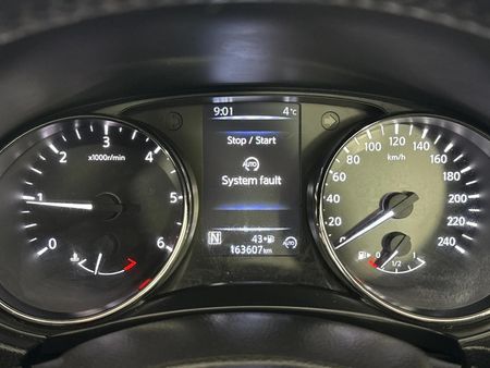 2015-Nissan-Qashqai-16-dCi-Acenta-Tech-Auto_2