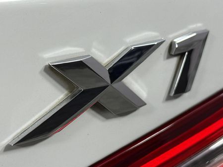 2016-BMW-X1-xDrive20d-M-Sport-Auto_11