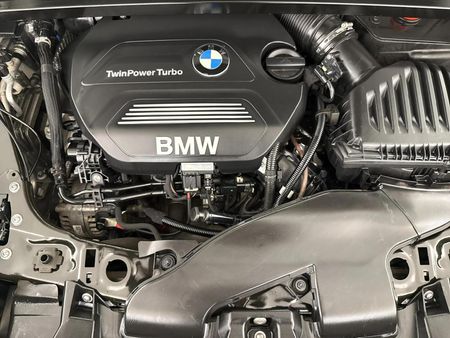 2016-BMW-X1-xDrive20d-M-Sport-Auto_13