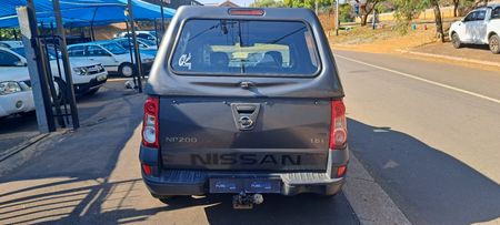 2012-Nissan-NP200-16_5