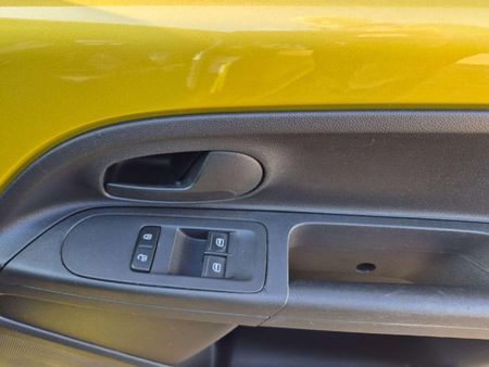 2018-Volkswagen-Up-Take-Up-10-5-dr_12