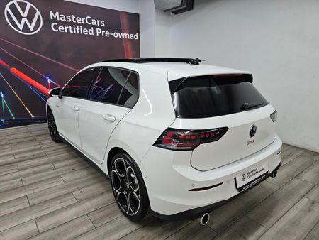 2026-Volkswagen-Golf-8-GTI-20-TSI-DSG_4