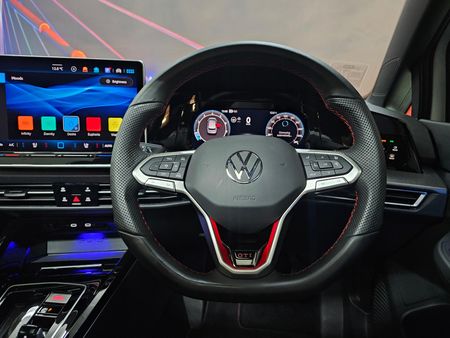 2026-Volkswagen-Golf-8-GTI-20-TSI-DSG_8