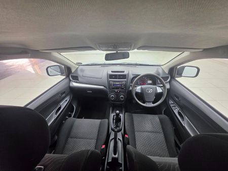2016-Toyota-Avanza-15-SX_9