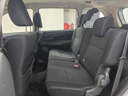 2016-Toyota-Avanza-15-SX_16