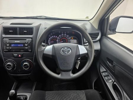 2016-Toyota-Avanza-15-SX_18