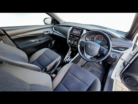2019-Toyota-Yaris-15-XS-Auto-5-dr_11
