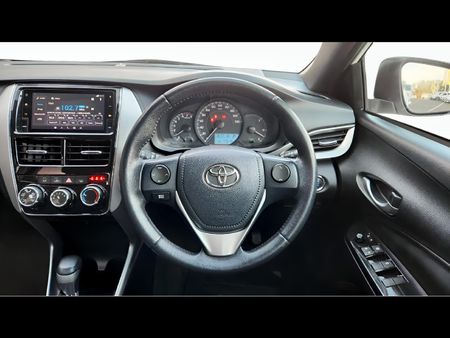 2019-Toyota-Yaris-15-XS-Auto-5-dr_12