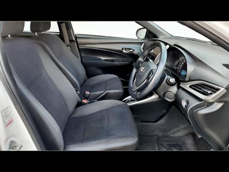 2019-Toyota-Yaris-15-XS-Auto-5-dr_16