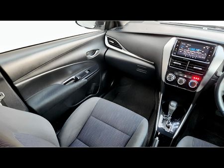 2019-Toyota-Yaris-15-XS-Auto-5-dr_25