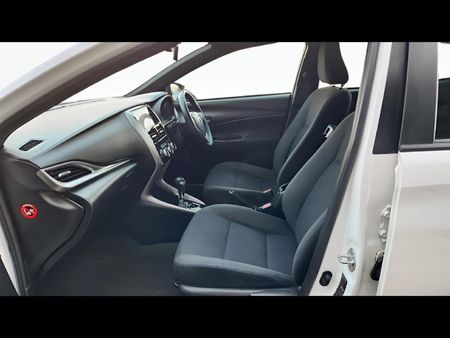 2019-Toyota-Yaris-15-XS-Auto-5-dr_26