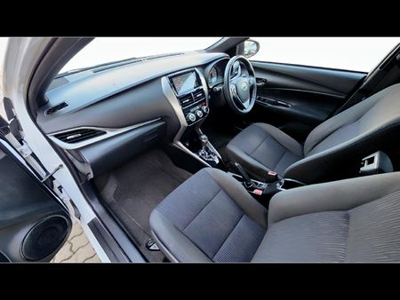 2019-Toyota-Yaris-15-XS-Auto-5-dr_27