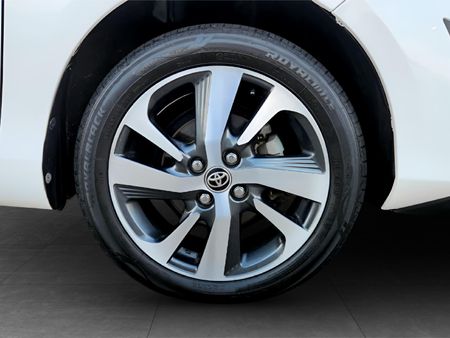 2019-Toyota-Yaris-15-XS-Auto-5-dr_6
